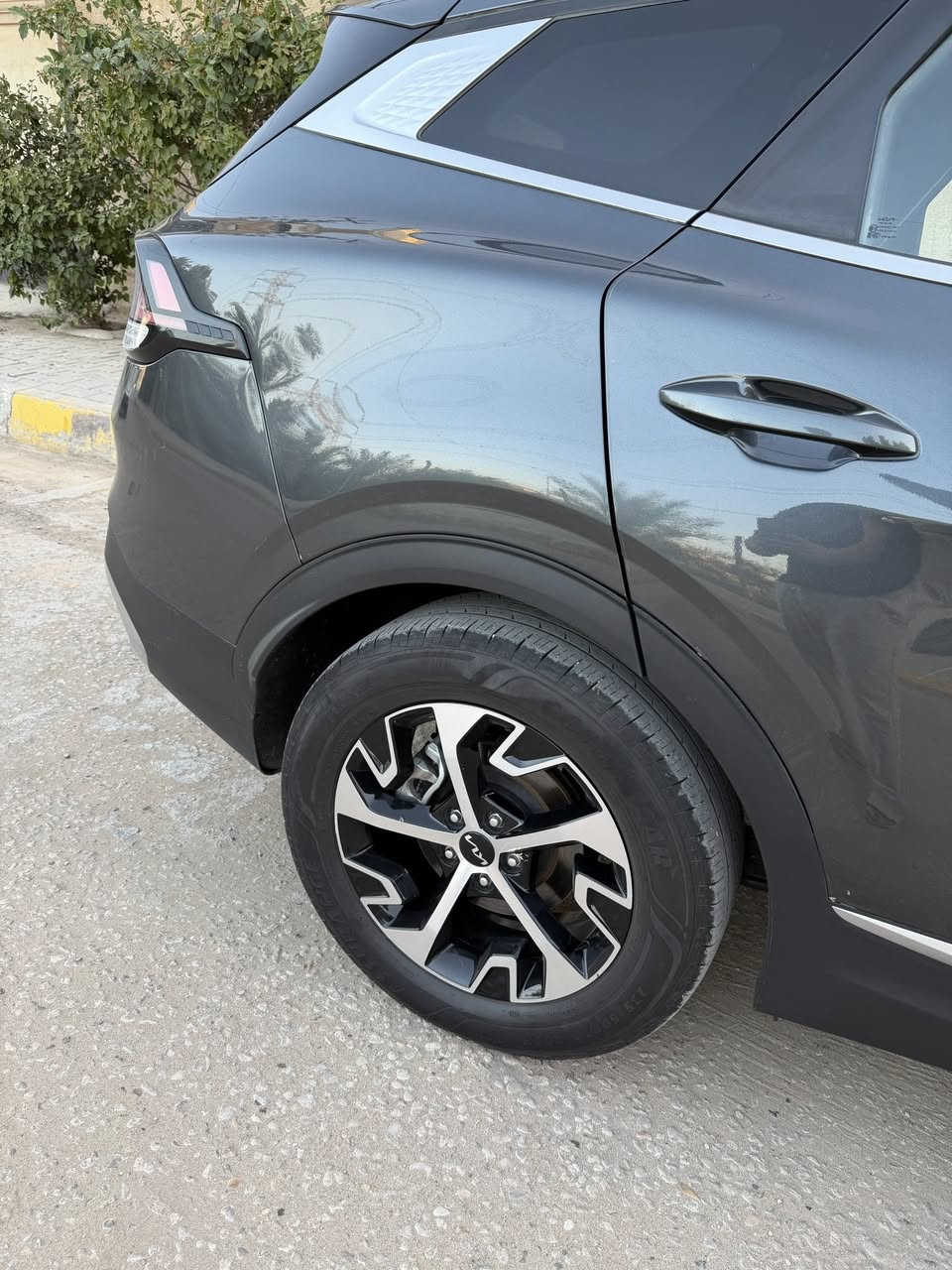 رقم كربلاء ربع باب صبغ وبيه بارد بمكانين بدون ايرباك 2024 السعر 210 ***********
