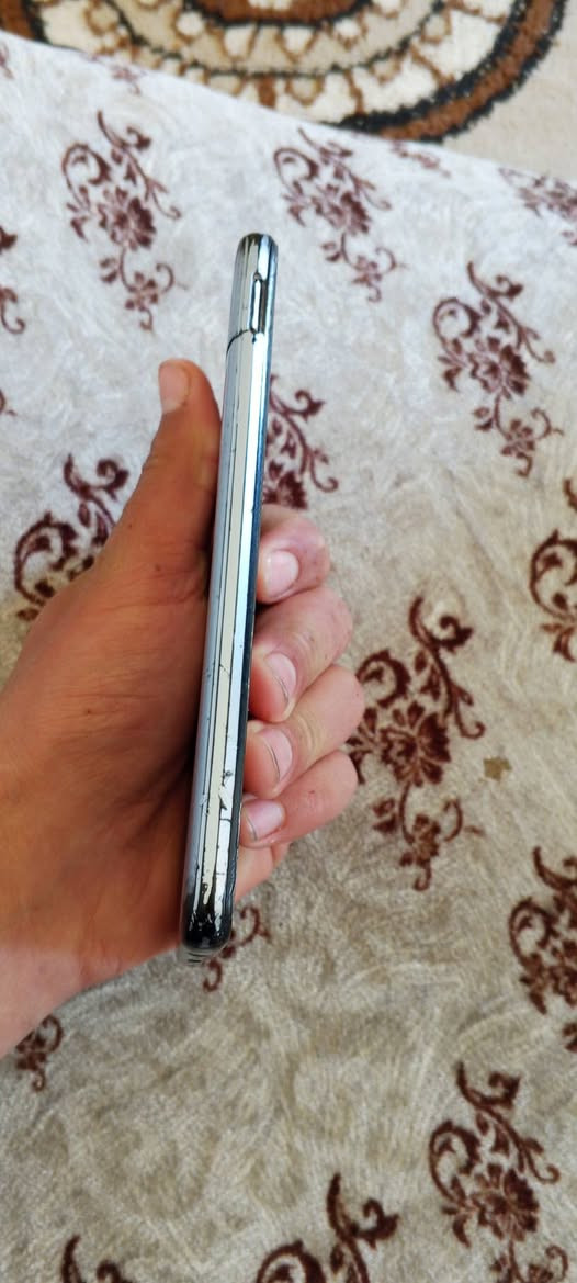 سلام عليكم موبايل للبيع الموبايل ما مفتوح بس الشاشه بيهه خطوط ول ذاكره 128سعره 35وبي مال هاذه رقم الهاتف ***********
