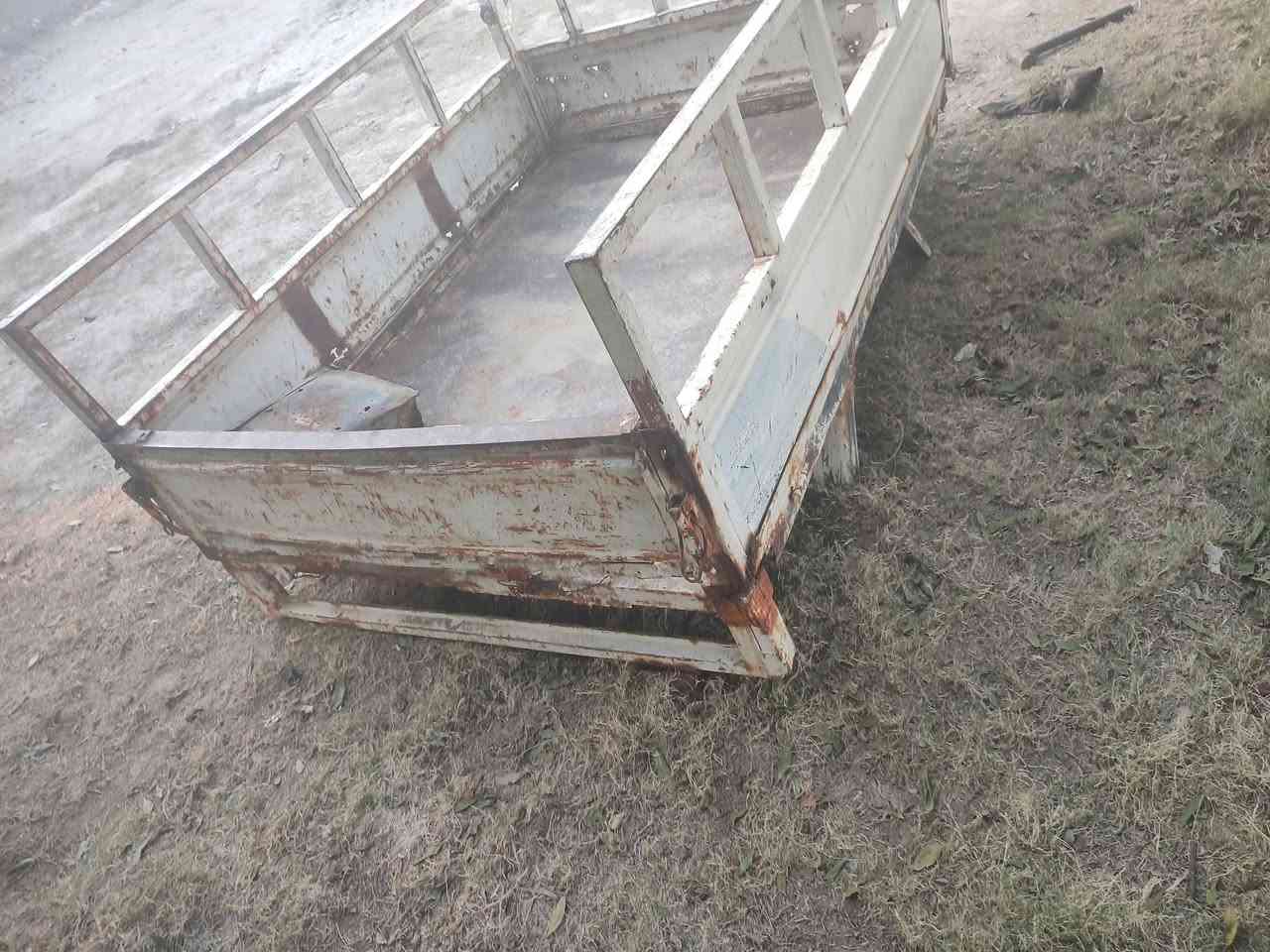 بدي امتار لبيع ابيع جوم حديد يردله لحيم *********** العنوان الحمزاه الشرقي سعراه 80
