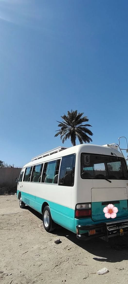 السلام عليكم كوستر للبيع صيني مكينه وكير جمره تبريد سياره جاهزه ويل ناصي تخم تاير رقم الماني سنويه ل ٢٠٢٨ مكان حله سعره*********** شراي يتصل
