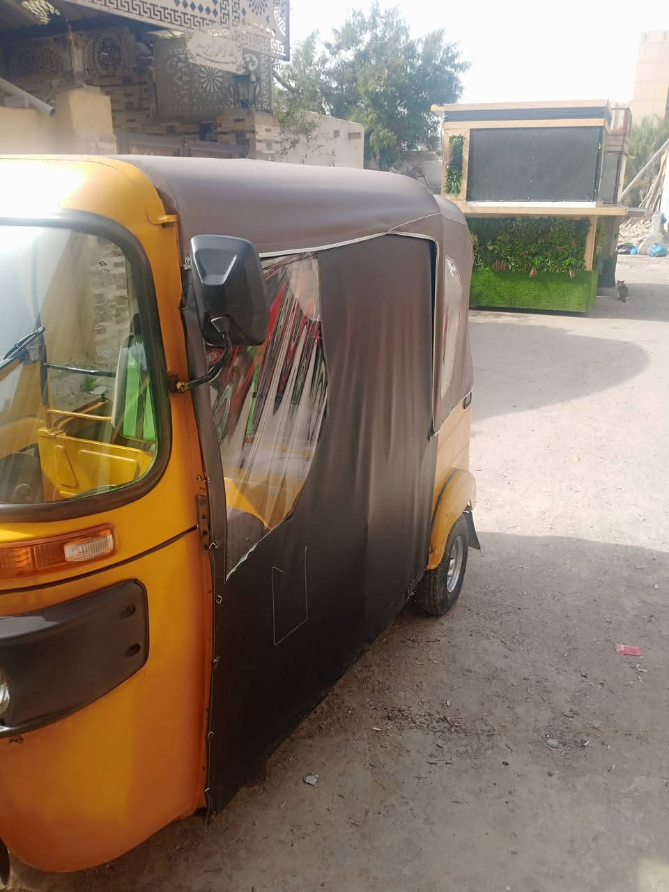 السلام وعليكم تكتك للبيع موديل 21 رقم سنويه بسمي تحويل ثاني يوم مكينه مفشوكه قبل اسبوع كله غراض شركه التكتك مثل مواضحه بصور والفيديو لتخابر وتكلي شبيها ما بيها ما اعرف تجي وشوف بعينك السعر 7 وربع قفل مكاني شارع حيفا ***********
