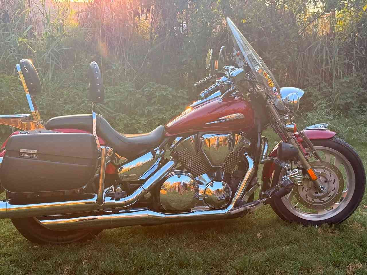 للبيع VTX 1300 رقم بغداد بسمي موديل 2004  ماشيه 33 KM 
الدراجه من امريكه اليه يعني على ايدي دراجه بلكارتون كلك نقص مابيه 
التزويد لعلدراجه كله كاصه من خارج العراق اني زودته 
تزويد كله اصلي 

قباقه استيل عل المحرك

استيل عل الشاصي + استيل عل الكاردن

هوائيات

مسطرة لاجكترات واشاير

نسر جاملغ اصلي

درع امامي اصلي درع خلفي شغل علي بدر

دوس ام النشره 

استرايح ام الجف

سماعات امريكيه

كلاص استيرن عدد 2 اصليات

جامه مضلعه

جنط شركه هوندى هنه والقواعد اصليات

تجوه سايق

قاعده رقم ام الاشاير 

تخم تاير  من البرازيل جدد

سيبايه خلفيه طويله 

قباقه سل ستيل مجمع استيرن + قبق عنبار

صفاحيات استيل شركه هوندى اصليات مو تجاريات 

قبق ستيل عنبار امامي

شباك استيل راديتر اصلي 

مكاني اطراف بغداد قريب البوابه مال راشديه 

السعر 70 وبيه مجال لليجي عليه 
وبلخير لصير من نصيبه 

***********
