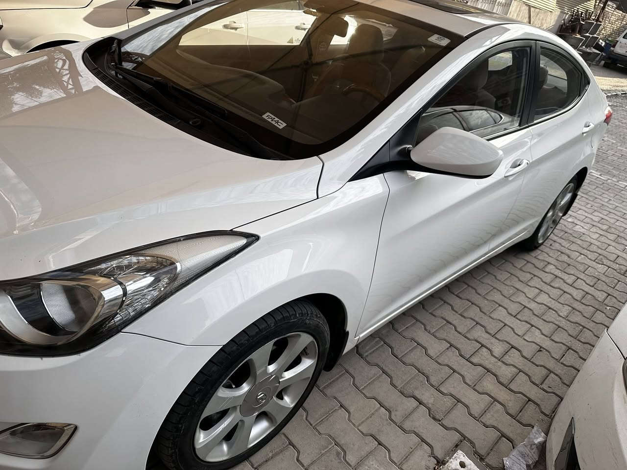 النترا خليجي 2013  Gls اعلى فئة بيهن فول
فتحة 
تحكم ستيرن 
مري كهرباء 
وضعيتين قيادة ايكو ونورمل 
كامرة خلفية - بلوتوث 
صاجات 
محرك 1800 دوش 
السيارة مكفولة من الصبغ عدا الدعاميتين مصبوغة للجمالية 
السيارة اخذتها من صديقي قبل ٣ سنين هو مااخذها  من الشركة صفر حاليا ماشية 108 الف السيارة تبديل الدهن بوكالة ليكمولي ومحسن البانزين اديرلها يعني تفيد الجناي حصرا 
السعر :- 128


**إذا كنت صاحب هذا الإعلان وتريد حذفه لأي سبب، رجاءا أرسل رسالة إلى الدعم الفني**