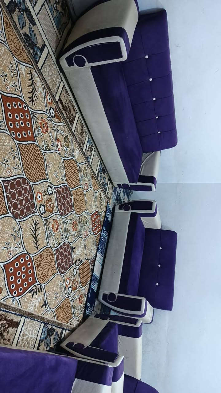 تخم 9مقاعد تسكام وقوي جديد كلش اي ضررمابي نضيف جد سعره 225يوجد توصيل داخل كربلاء ***********
