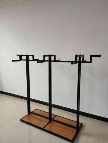 معرض ابو جبل النوري كافه تجهيز اكسورات الديكور لحجز الاتصال *********** بسعر الجمله يوجد توصيل كافه مناطق العراق العنوان الشورجه قرب تمثال الرصافي
