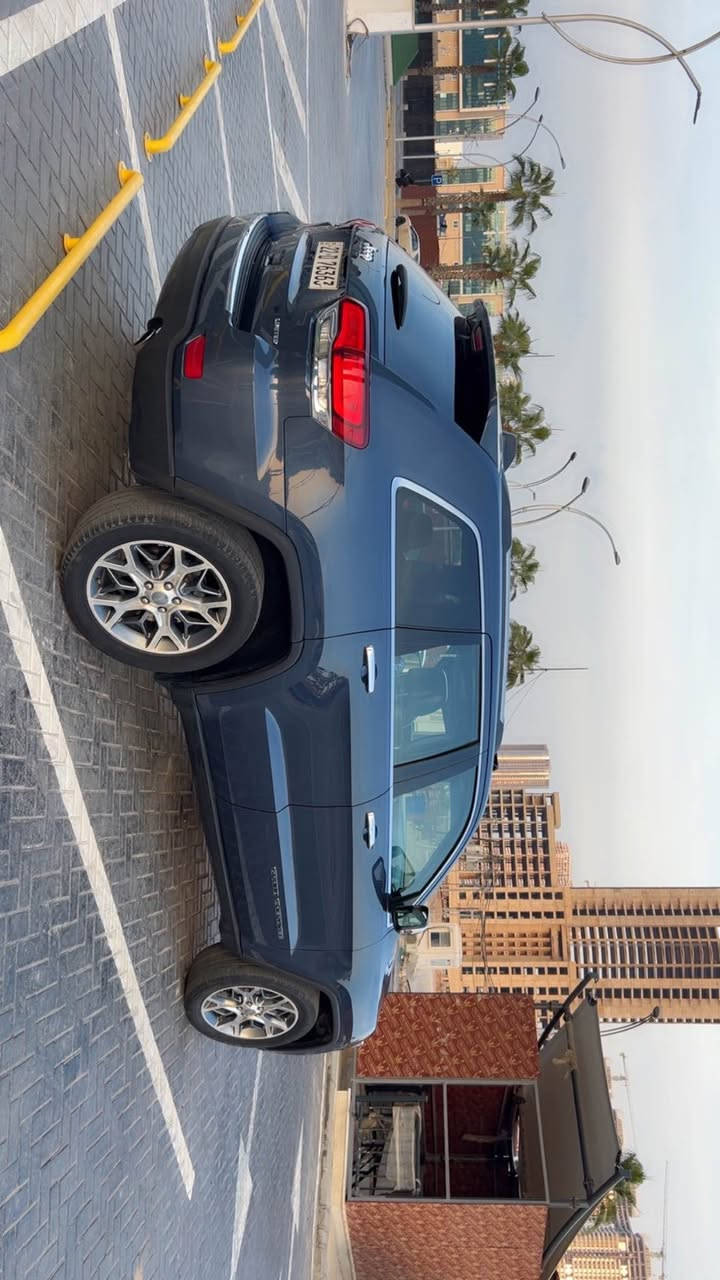 سلام عليكم جيب لاريدو موديل 2020 وارد امريكي حادثها مال امريكا جاملغ وبنيد وجاملغ خلفي وجاملغ بي كلير يعني 4 قطع صبغ  بدون ايرباك وبدون دواخل السيارة فول الفول ماعده الجكات مابيها صور الحادث موجوده الي حاب يتصلي علا رقمي او عل واتساب السعر 230 لبيع فقط السيارة مال بيت مو مال معرض بشرط عل فحص كير ومحرك وشاصي وكولشي بيها والله يرزق الجميع *********** أربيل, العراق
