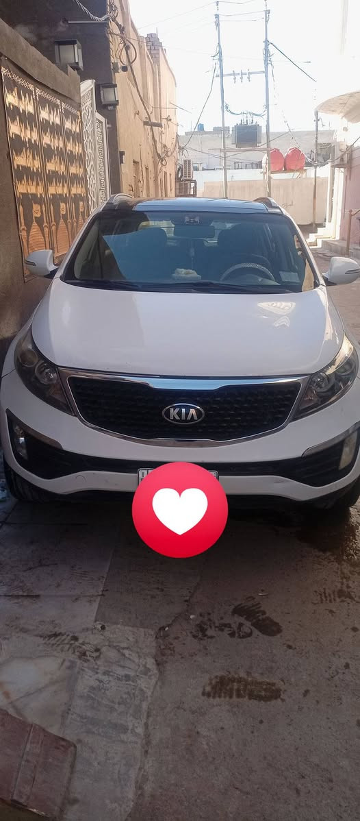 سبورتج ٢٠١١ وارد خليجي بانوراما فتحه بالسقف رقم ذي قار بأسمي تحويل مباشر سيارة نظيفه مكفوله من الضربه فقط بارد باب السائق وشوية صبغ گد شبر بالچاملغ نتيجة طخه  محرك دوش وگير جديد تخم تاير جديد حدادية جديدة سيارة مامتعوبه السعر ٣٢ وبيها مجال هاتف ***********
