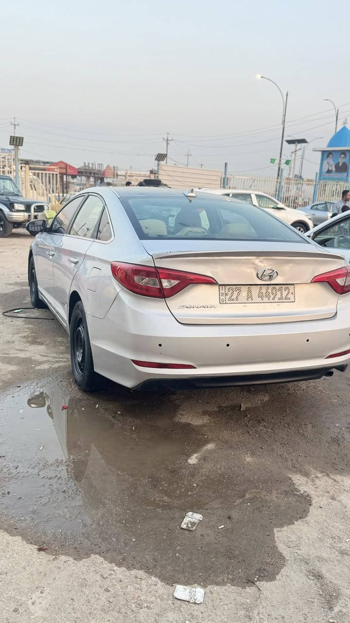 سلام عليكم سياره نوع سوناته موديل17 مكينه  كير لا تبخير لا تنقيص وارد أمريكي بنيد وجاملغ من طاير البنيد عل قماره بيه بارد سياره تدفه تبريد جاهزه سعر90وبيه مجال الستفسار انتصل (***********)
