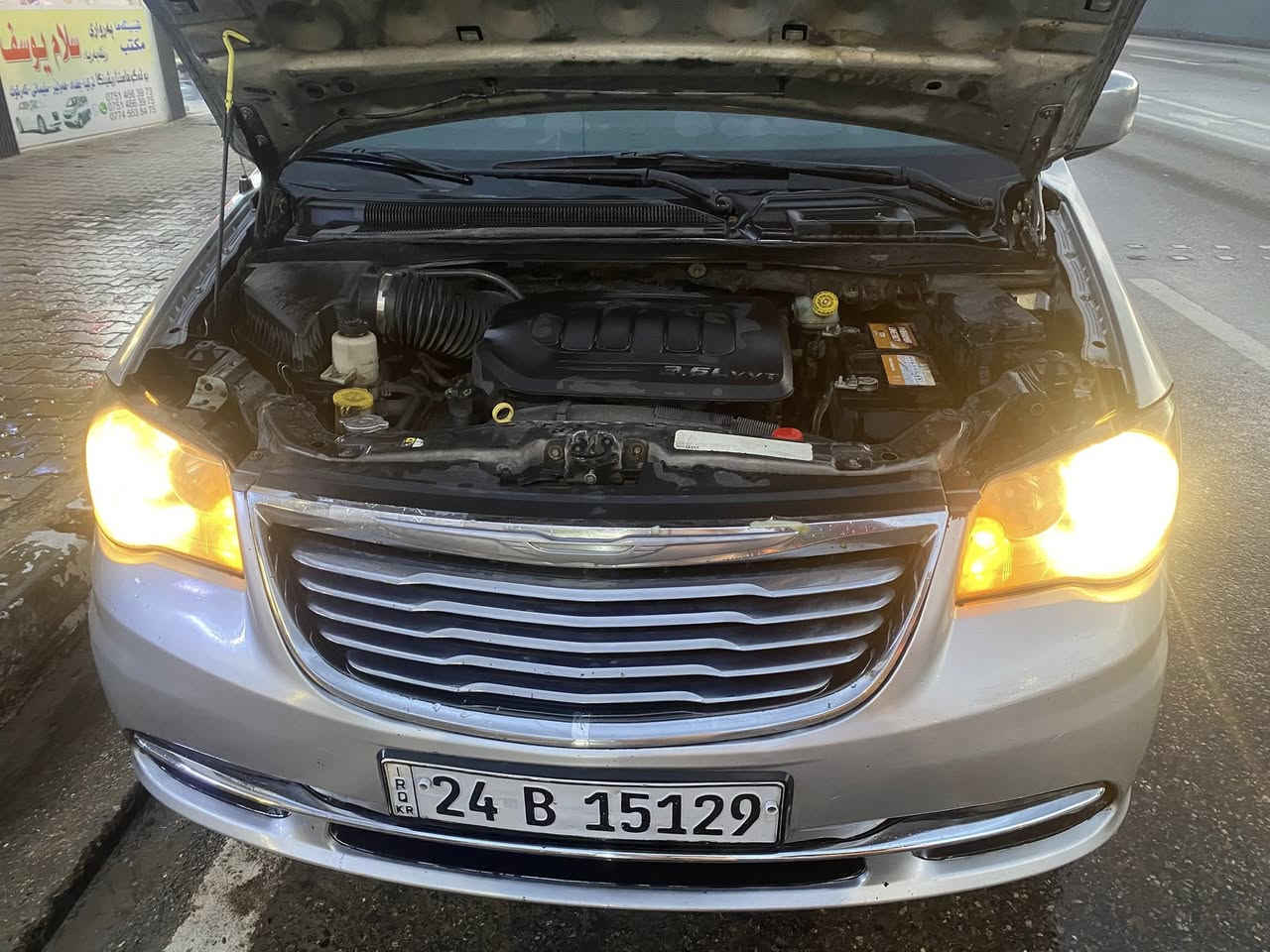 السلام عليكم
كرايسلر تاون اند كانتري
2012
اللون سلفر
ماشيه خير من الله 800 الف كيلو محرك مبدل جديد قبل شهرين
عليها غرامات 830 الف ينزل من سعرها
فول مواصفات
شاشه احنه شاديها
كامرا
حساسات خلفيه
فرس بالسقف
فرس ارضي
كشنات بلع + كشنات منفصل سياحي
ابواب كهرباء
صندوق كهرباء
نظام ايكو
مكان السياره دهوك زاخو 
السياره بأسمي

‏‭0773 867 4144‬
السعر 135 ورقه وبيها مجال للطيبين
