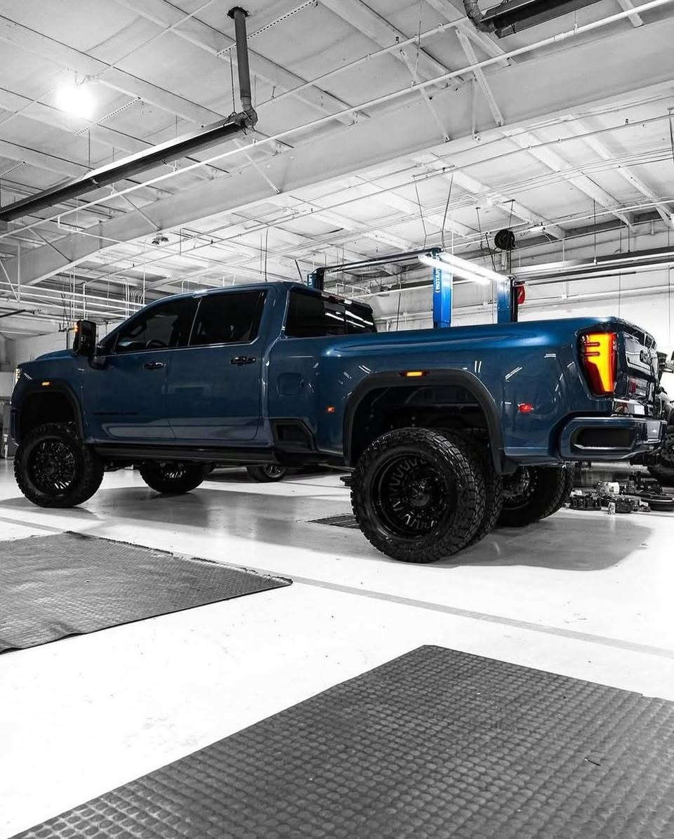 GMC TRUCK  🛻💯💪


**إذا كنت صاحب هذا الإعلان وتريد حذفه لأي سبب، رجاءا أرسل رسالة إلى الدعم الفني**