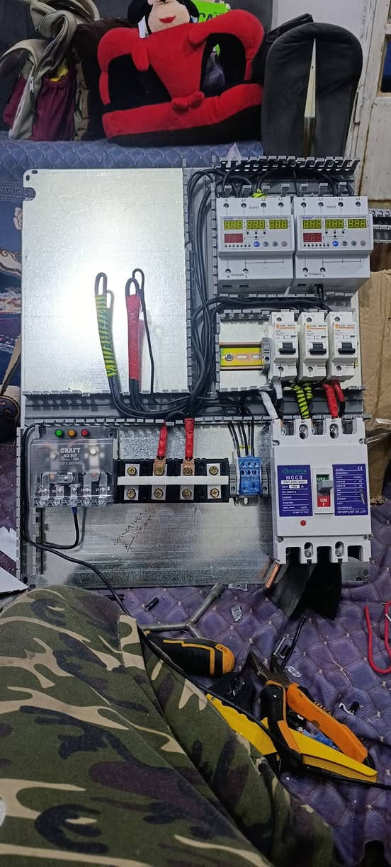 اللهم يا رازق السائلين، ويا راحم المساكين، إياك نعبد وإياك نستعين، اللهم إني أسألك رزقاً واسعاً طيباً من رزقك، يا مقيل العثرات، يا قاضي الحاجات، اقض حاجتي، وفرج كربتي، وارزقني من حيث لا أحتسب
ابو تبارك ***********
