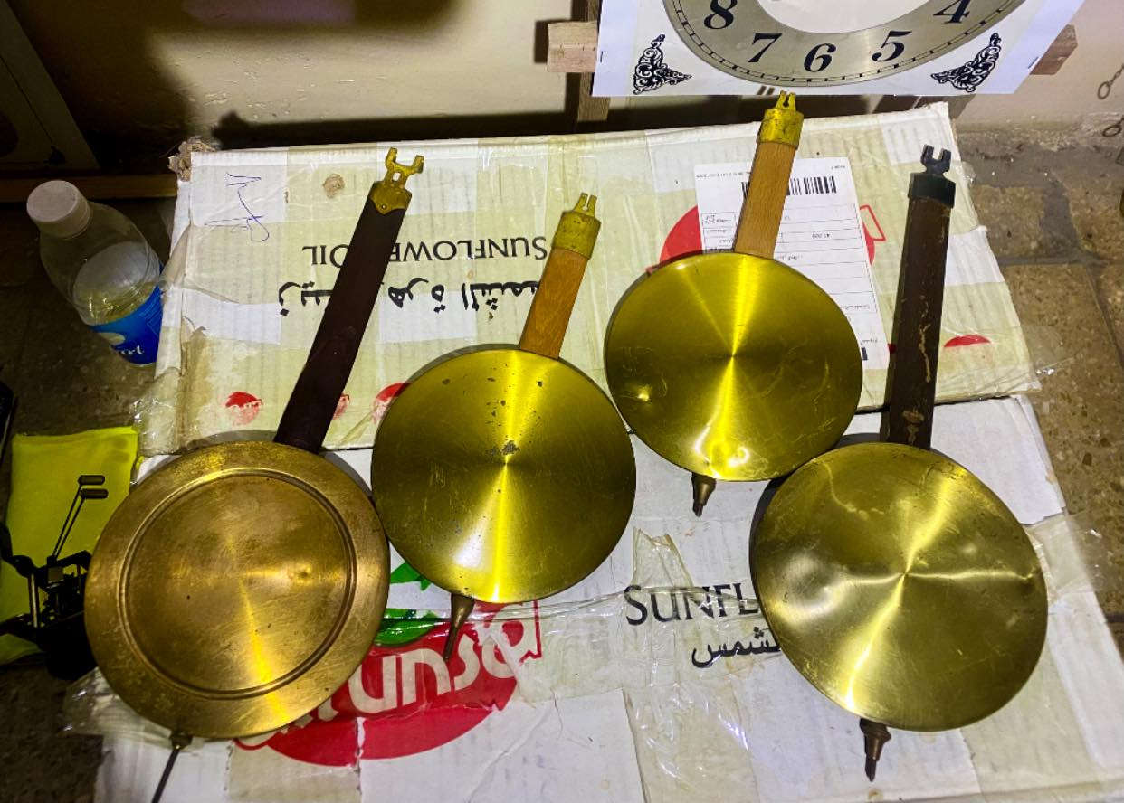 أغراض ساعات
مينا الارقام جرس  لساعات صينية 

بندولات للساعات الألماني الاصلي 

قطع غيار مكائن صينية

صندوق كامل مع المينا الأرقام يحتاج فقط مكينة 

للتواصل *********** واتساب يوجد توصيل
