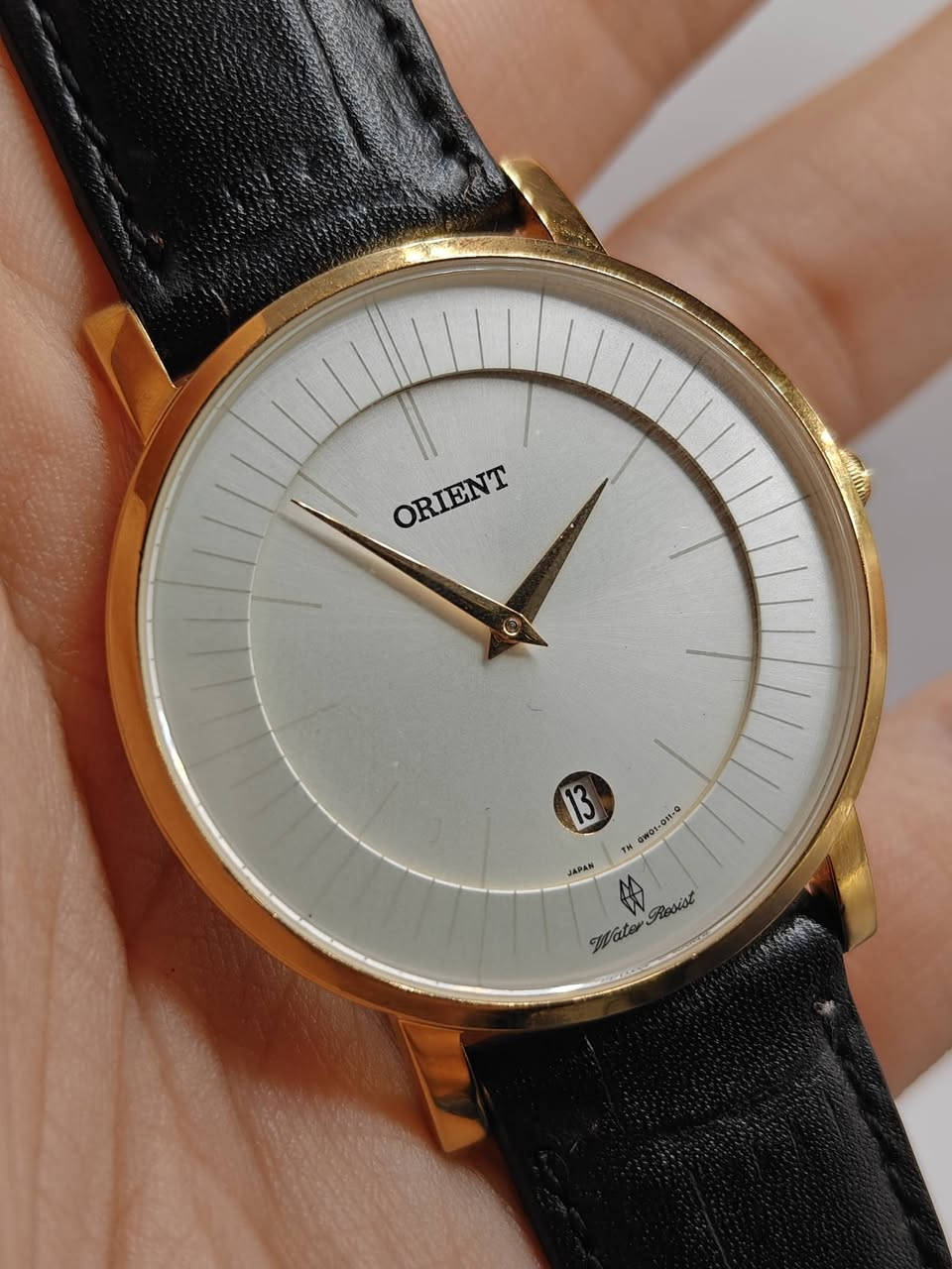 اورینت مودیل کلاسیك انتاج محدود 
بطاریە جام زفیر طلاء ذهب کهربائی نضام میلین 
نضافە عالیە قیاس ۳٨ ملم
سعر 125 الف توصیل موجود 
***********
