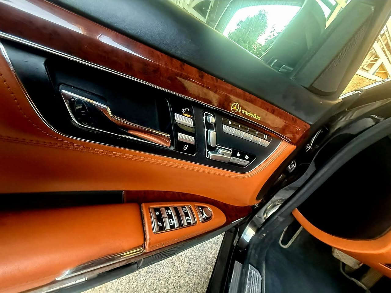 مارسيدس s350 موديل ٢٠٠٩ محدث ٢٠١٣ رقم اربيل باسمي هزه وسنويه جدد سياره خليجيه بيها بنيد وجاملغ كلير فقط مواصفات فول رادار ناظور ليلي جكات تصعد وتنزل ابواب وجنطة شفط فتحه كشنات تدفأه تبريد وكهرباء بردات كهرباء وبعد مواصفات.
العنوان / بغداد الغزالية

للاتصال/ ***********
