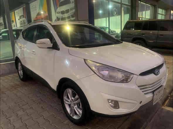 Hyundai. Tucson
موديل 2012
صبغ بس بوند 
ماشي 330  km
سعر 143$$
***********
