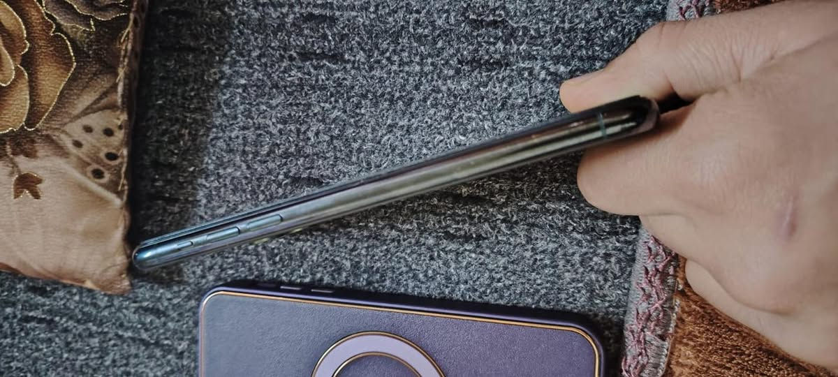 ‏iPhone 11 Pro Max الجهاز مبدل بطارية ذاكرة 64 الجهاز فول بطارية 100 كاميراته حلوة الجهاز سعره 350 وبي مجال ا￼مكانة حي اليرموك ***********￼￼ الرقم الهاتف￼
