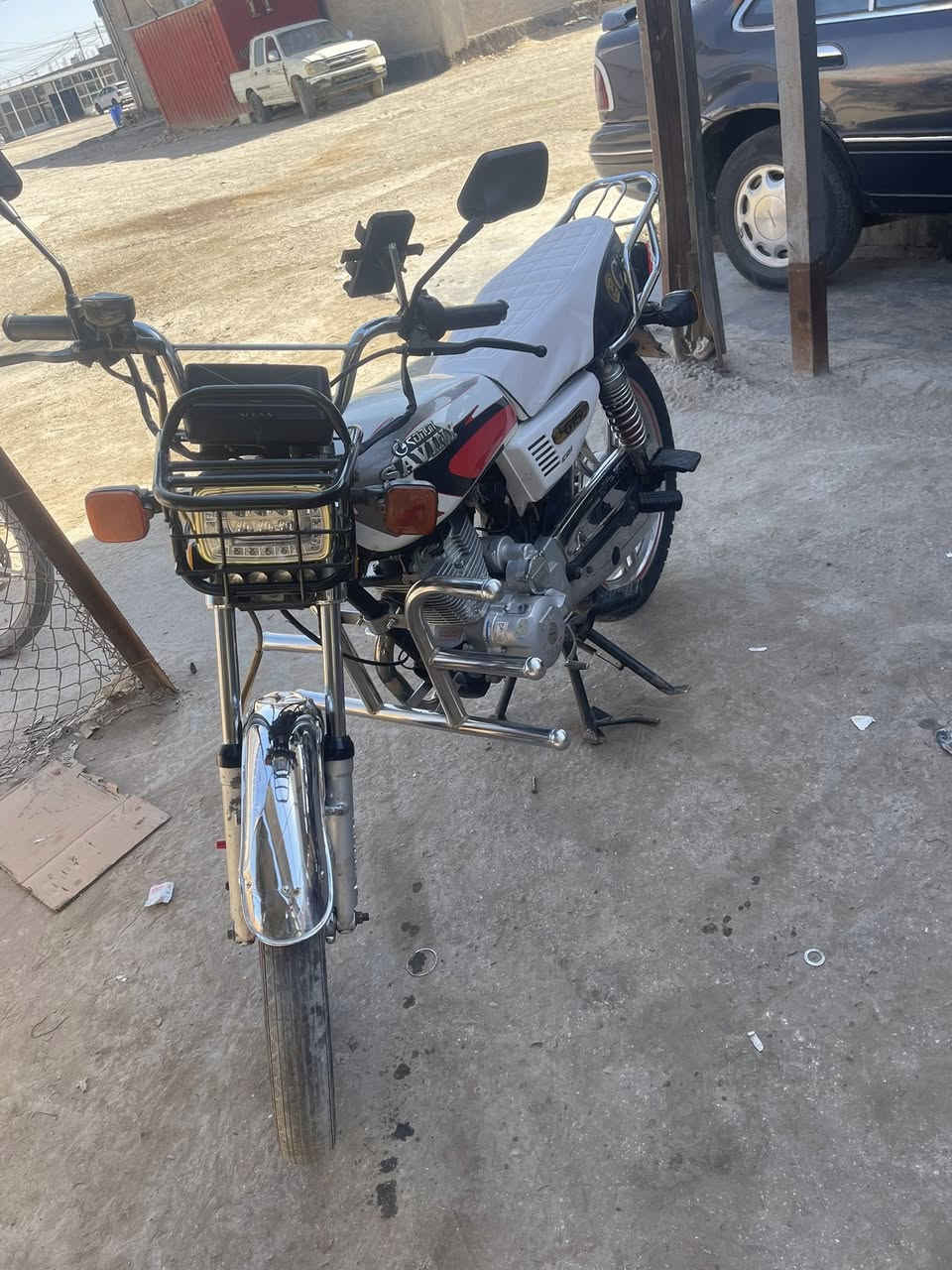 موديل 22 مكمرك جاهز محركه ممفتوح ولا برغي الدراجه كله ممفتوح بيه برغي شغاله جاهزه كلشي شغال بيه السعر 650 وبي مجال مكان رمادي جويبه ***********
