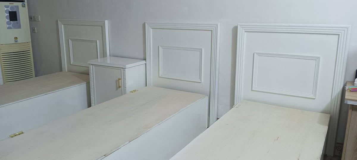 غرفة نوم شبابيه جديده ما مستعمله احطاطةخشب صاج لون ابيض موديل تركي متكونة من  سريرعدد٣ وكنتور اربع ابواب وميز تواليت وكومدي عدد٢ سبب البيع ضيق المكان


**إذا كنت صاحب هذا الإعلان وتريد حذفه لأي سبب، رجاءا أرسل رسالة إلى الدعم الفني**