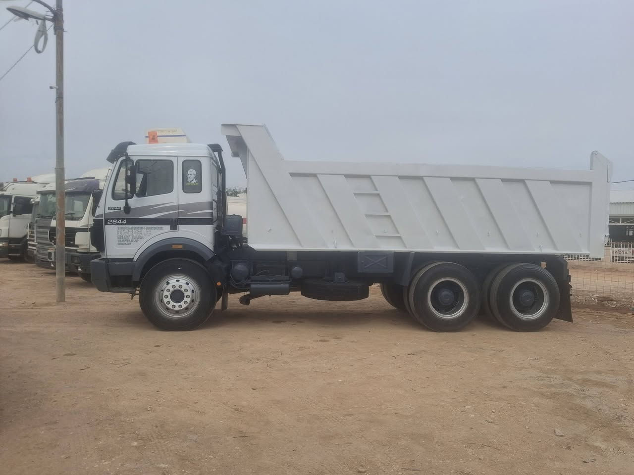 السلام عليكم كرواتي ٩١ اصل جيأف كير فافون ١٥٥ محرك ٣٥ شاصي فرنسي وملموم سياره جاهزه للعمل بأسمي ***********
