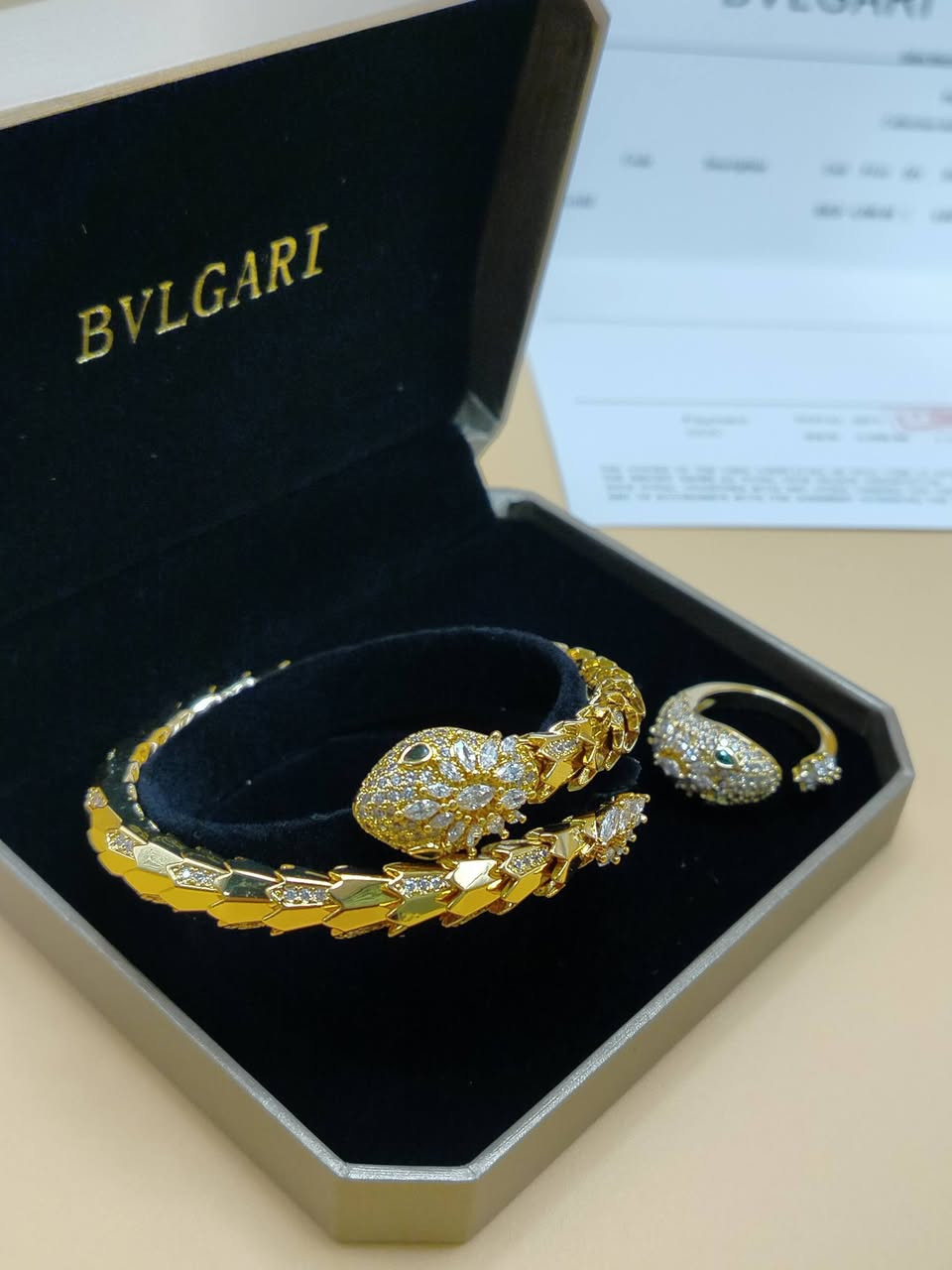 سوار ومحبس بولكاري مع الملحقات كامل يوجد توصيل


**إذا كنت صاحب هذا الإعلان وتريد حذفه لأي سبب، رجاءا أرسل رسالة إلى الدعم الفني**