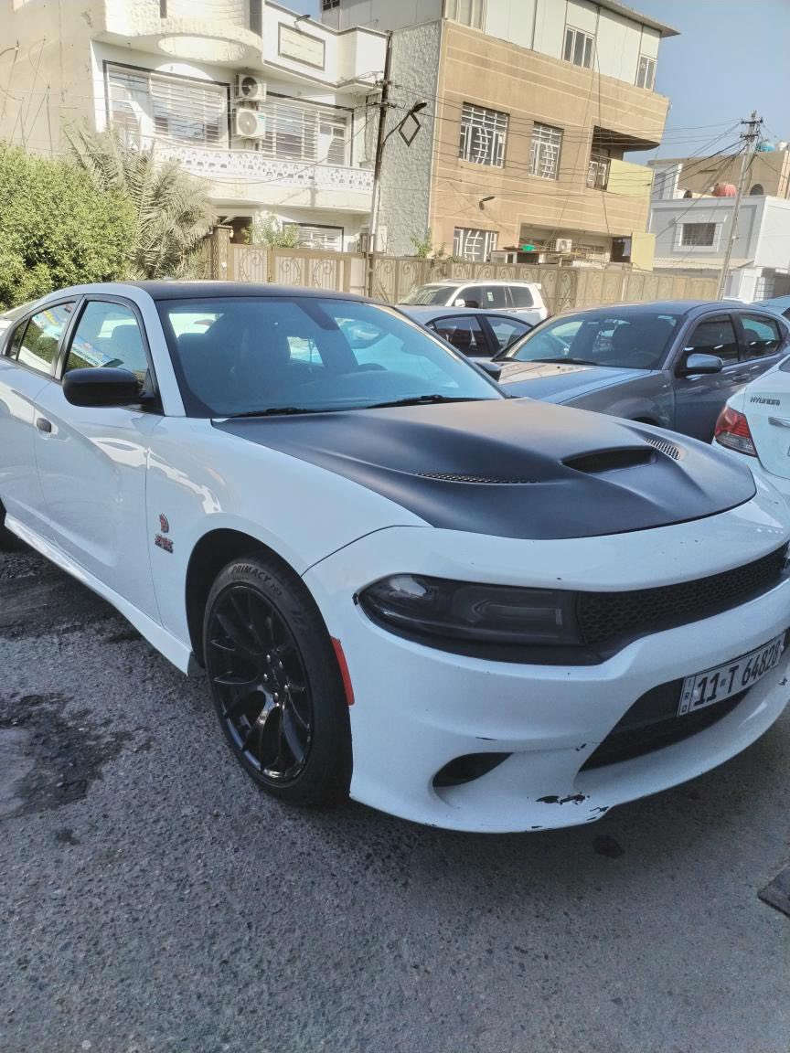 سلام عليكم دوج جارجر 2016 فول مواصفات حادث جاملغ ايسر وباب سايق بدون ايرباك السعر 185 بيه مجال قليل 
مكاني بغداد جديده هاذ ***********
