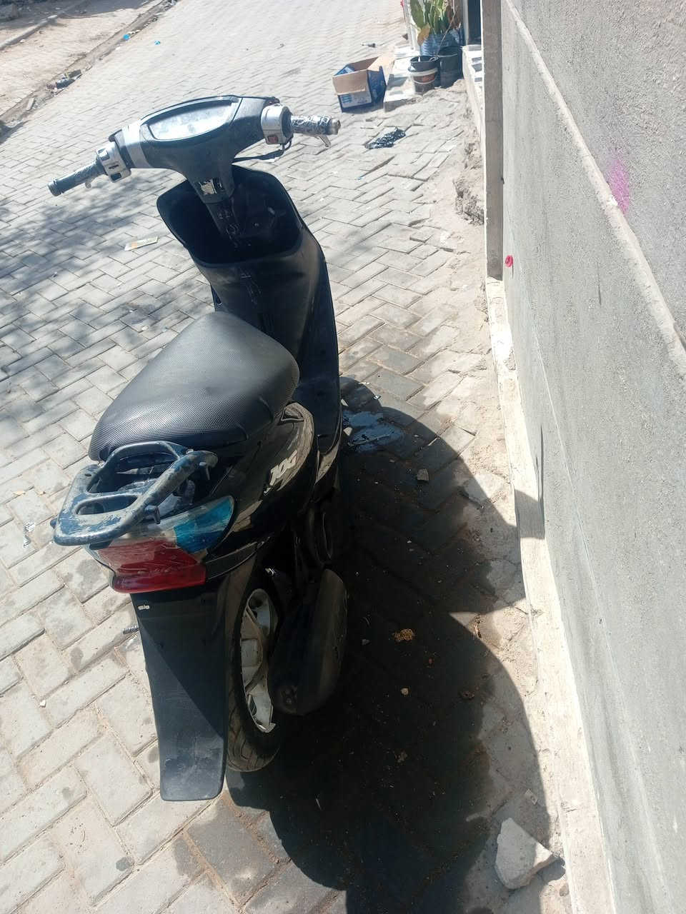 السلام عليكم دراجه عصفوره للبيع نضيفه نقصهه بس جوين مال شوته دبلات جدد تأيرات جدد دشبول شغال عداد شغال السعر 270 وبيه مجال العنوان مدينه الصدر الكيارة ***********
