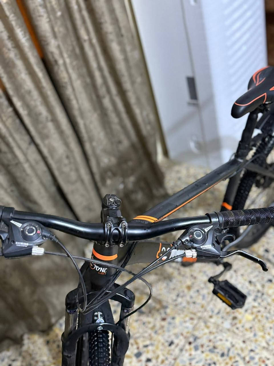 سلام عليكم باسكل جبلي للبيع جديد حجم 26 سبع مكاين خلفي وثلاث مكاين امامي دسك بريك وزنه وزن الريشه للاستفسار ***********
