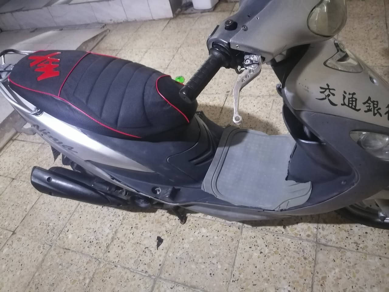 السلام عليكم دراجة ماكس قچمه للبيع مامفتوحة سعرها750 وبيها مجال  كهربائيات شغاله سلف هندر  الموشراي لا يراسل  
هذا رقمي فقط واتساب ***********
