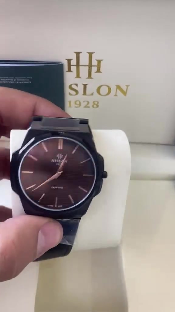 ساعتين
الاولى Hislon CL127S 
الثانيةBentley Time Master BL2215-35MWBB-S
اصليات مع الشهادة مو كوبي


**إذا كنت صاحب هذا الإعلان وتريد حذفه لأي سبب، رجاءا أرسل رسالة إلى الدعم الفني**