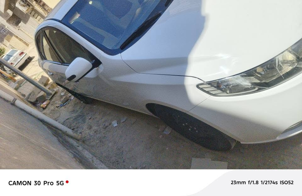 سلام عليكم سيراتو2010 للبيع جاهزه من كلشي مكينه كير حداديه تبريد تخم تاير مكفوله كفاله عامه فقط بيها بارد بل باب خلفي جوه وجاهزه 
مكاني .. الديوانيه _ قضاء الشاميه 
سعر .. ٨٨ وبيها مجال حك جيه 
للستفسار .... *********** ديوانية, القادسية
