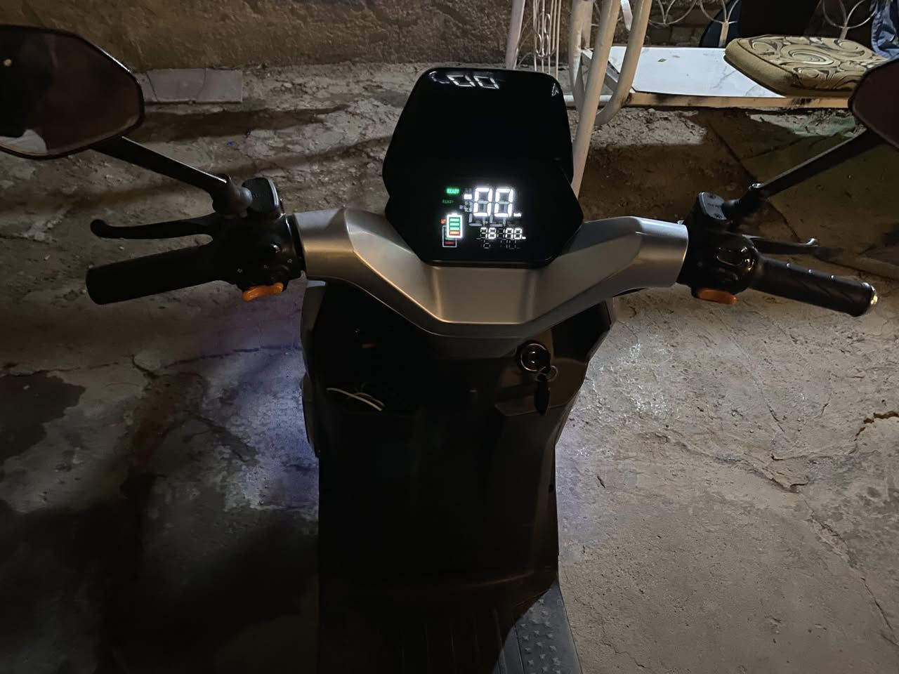 سلام عليكم. دراجه شحن أم عيون موديل 2025. دراجه نضيفه جدا بطاريات جيده جدا منفذ USP. بيه نضام الرجوع. R إضافه نضام بارك P. تشغيل بصمه او مفتاح . اضائه لدات حساسات دراجه مرتبه سعره 600الاف بيه مجال مكاني بغداد منطقه الكراده. رقمي ***********
