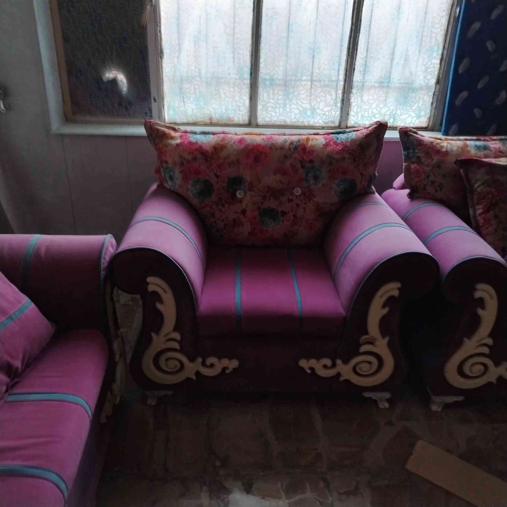 سلام عليكم عندي ذني القنفات رايدهن ب 230 الف وبيهة مجال هنة كلشي ما بيهن وكاملات هنة والكوشات

للتواصل ***********
