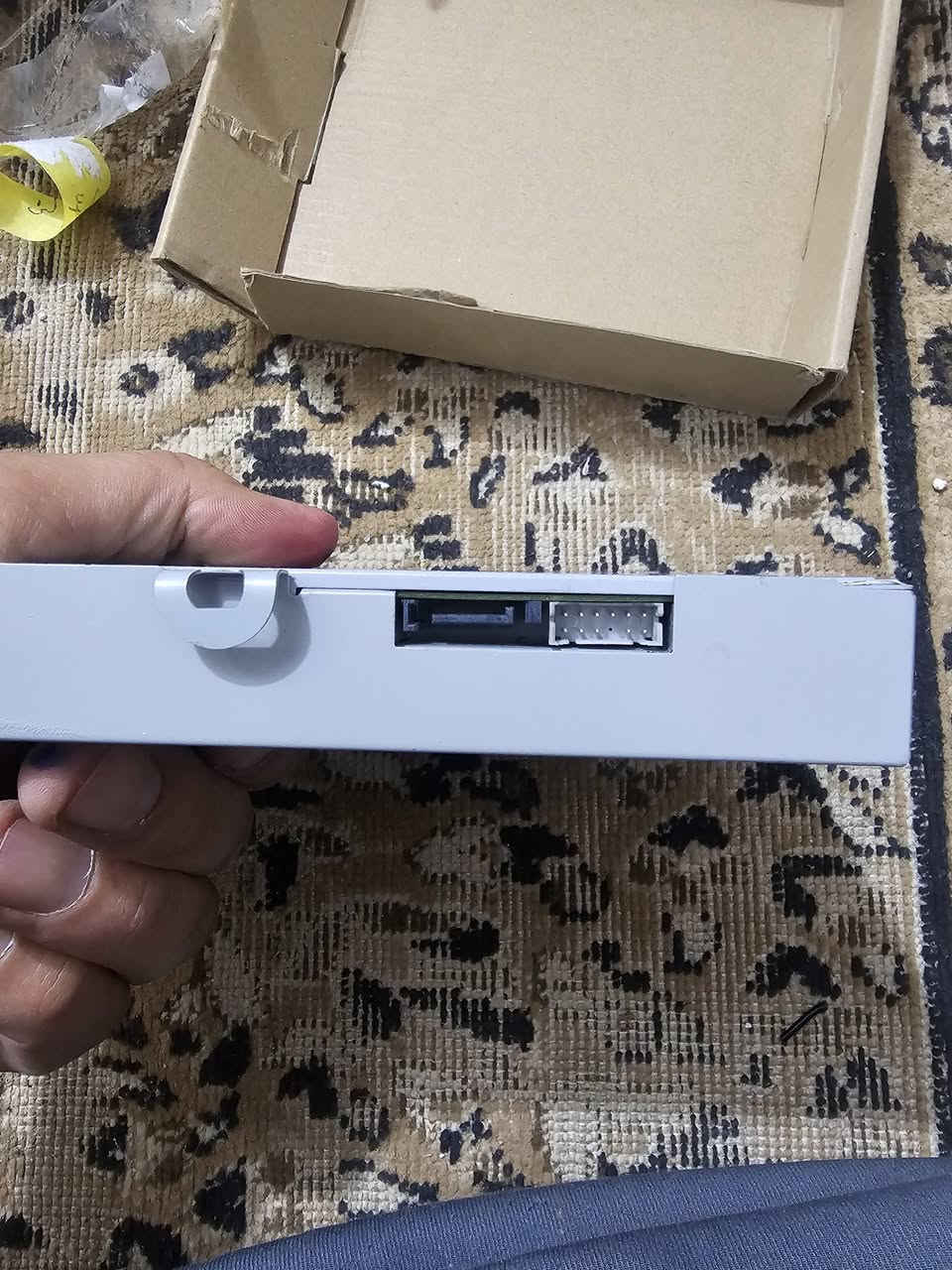 محرك أقراص مدمج محمول يُحسّن تجربة الألعاب. نقل سريع وزمن استجابة منخفض.
الاستبدال: محرك الألعاب مناسب لاستبدال وحدة إصلاح محرك أقراص DVD في أجهزة Xbox One أو Xbox One S.
قابل للتطبيق: يمكن أن يتناسب محرك الأقراص المدمج البديل مع محرك أقراص واحد من نوع DG إلى 6M5S (جميعها) لتلبية احتياجات الاستخدام الخاصة بك.
بسيط وخفيف الوزن: يتميز محرك الأقراص المدمج المحمول بتصميم بسيط وصغير الحجم وخفيف الوزن، كما أنه سهل التركيب والتوصيل للغاية.
سبيكة الألومنيوم: تم تصنيع المحرك المدمج من سبيكة الألومنيوم لضمان مقاومة التآكل والمتانة
20الف مع التوصيل


**إذا كنت صاحب هذا الإعلان وتريد حذفه لأي سبب، رجاءا أرسل رسالة إلى الدعم الفني**