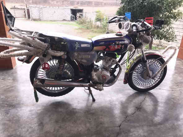 سلام عليكم وين جنايه تايكر لبيع فول جنبزه تايكر موديل 2020 محرك ما مفتوح الموطور كلشي شغال الكيج مال اسرعه شغال كهربائيات شغاله كلهن اسعر 575 وبيها مجال قفلو قفلو 550 الموطور مال جناي مكاني جنوب الموصل كياره قاطع السبعاويين هاذا رقم تلفوني ***********
