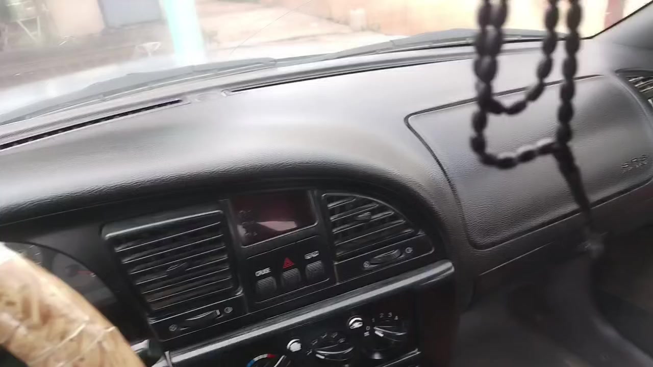 السلام عليكم والرحمه ،،،
دايو نوبرا ،،رقم ديالى 
 موديل 2000
سنويه لل29 
مكينه حجم 2000
گير عادي
تبريد شغال
،،كهربائيات كلها شغاله،،،
صدر امامي خلفي جديد ،،،
تخم تاير جديد
سياره بعد احلا من الصور،،،
السعر33 وبيها مجال للطيبين 
مكاني ديالى المقداديه شهربان
للاستفسار ***********
