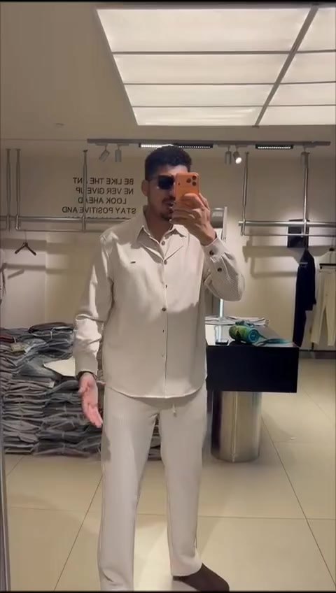 الأناقة مو خيار الأناقة اسلوب حياة 

.سوت عيد يمي دمار متوفر ثلاثه الوان الخامه اورجينال 
.قياسات M L XL XXL
.لمعرفه السعر اكتب تم بل تعليقات ويوصلك السعر على الخاص 
.يوجد خدمه توصيل لكل العراق


**إذا كنت صاحب هذا الإعلان وتريد حذفه لأي سبب، رجاءا أرسل رسالة إلى الدعم الفني**