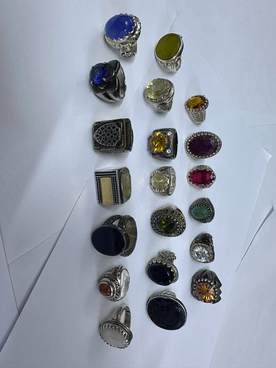 ياالله للبيع شلعه محابس كله نضيف 
 فضه عاليه صياغه يدويه وزنهن كيلو و 200 اغرام 
عددهن 86 محبس سعر الغرام 2900 قفل
عنوان بغداد الاعظميه


**إذا كنت صاحب هذا الإعلان وتريد حذفه لأي سبب، رجاءا أرسل رسالة إلى الدعم الفني**