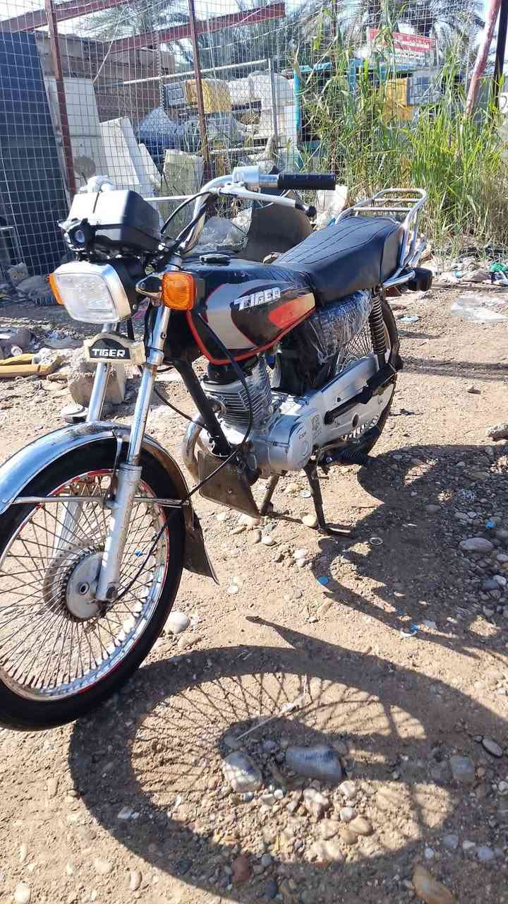 دراجه للبيع موديل 18 المكان ديالى بهرز 350 وبها مجال كهربائيات كله جديد نظافتها شوفع***********
