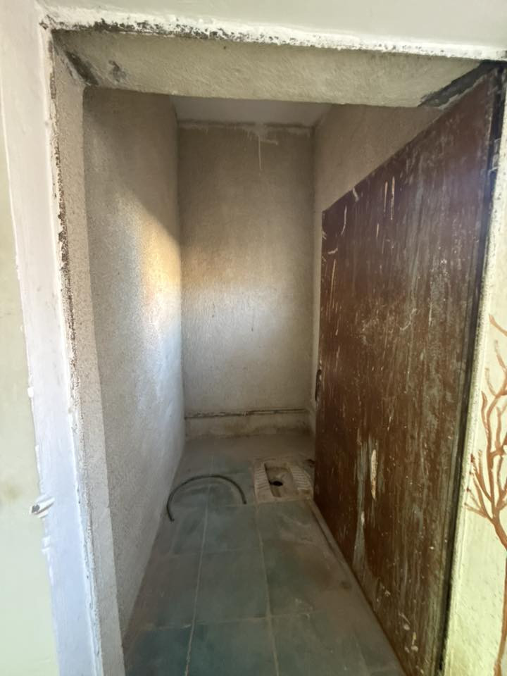 #دار_للايـــجــــار يصلح شركة او روضه او مؤسسه في ام الخيل مقابيل دائرة النزاهة مساحة 350 متر
يحتوي ع 7 غرف نوم وصالات عدد 2 وبراني ومطبخ حار وبارد وطارمة وسطح وصحيات عدد 4 …
—————————
#نستقبل_جميع_عروضكم
———————————————————
🔺#للاستفسار الاتصال ع الرقم التالي 
*********** 📲  
—————————————————————
او زيارة مكتبنا متواجدين 11 صباحاً إلى 8 مساء 
🔺مكتب دره المشرق للاستثمار والتطوير العقاري 
🔺العنوان:-حي الجزائر الشارع العام قرب مأكولات تشرين
