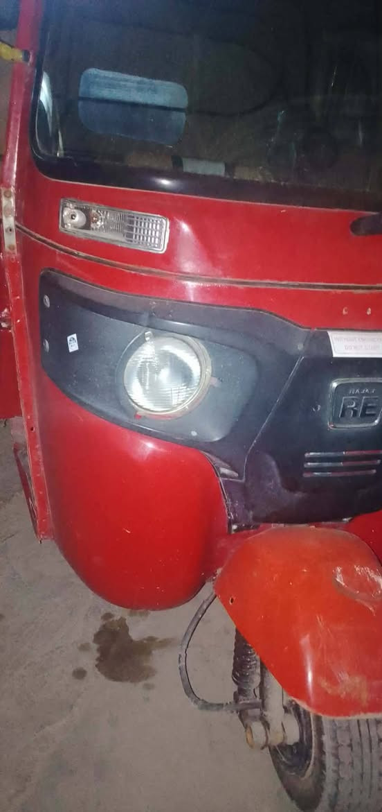 تكتك 19 اوراق معمر عام تجفيت صار شهر من جفتت نقص خشم سلف و لقم فقط السعر 3500 و بيه مجال للشراي اتصال او مراسله على الماسنجر أو اتصال ***********
