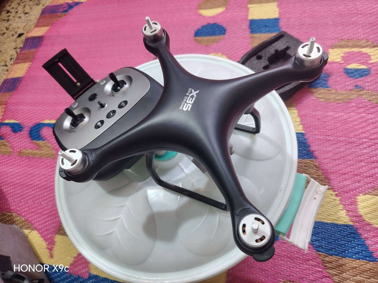 طائرة درون X35 للبيع عوزه بس بطاريه .طوريج.
***********

