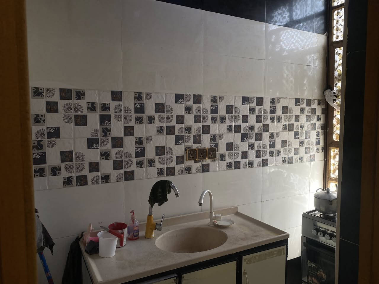 سلام عليكم بيت 100 طابو زراعي 3 غرف طابق العنوان ابو الخصيب شارع داود العاشور مدرسه المروى  سعر البيت 65 وبي مجال *********** فقط واتساب
