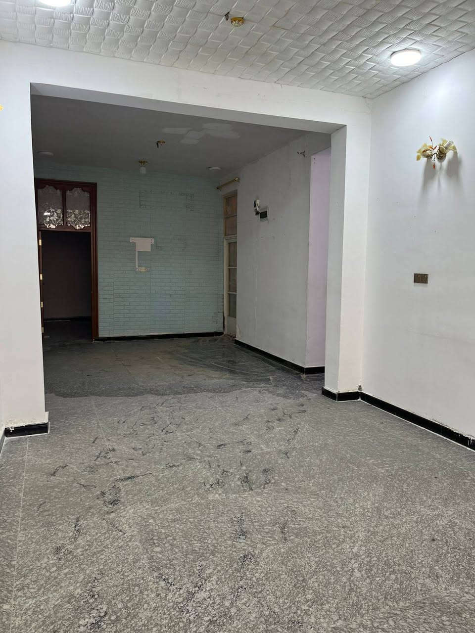 📢 اعلان 📢📢 اعلان 📢 
       👇               👇
⚜⚜ للبيع ⚜⚜ للبيع ⚜⚜
🏠 دار سكني  طابو صرف 🏠 
📐 المساحة ١٢٥ متر📐 
🌍 الموقع / الحلة / حي الجزائر / خلف محطة وقود ابو عجاج  
📏 الواجهة ٦ وربع متر والنزال ٢٠ متر 
🏤 يحتوي على 🌺 ٢ غرف نوم 🌺 صالة 🌺 مطبخ 🌺 هول 🌺 مجمع صحيات  🌺 كراج 🌹
🛑 الدار مسحوب عليه مبادرة ويمكن تحويل الاسم إلى المشتري الجديد 
📷 صور البيت  مرفق مع الاعلان 👇
 ❓للاستفسار ⚜  زيارة مكتب #انكيدو للعقارات والمقاولات في حي الجزائر مقابل مكبس التمور او 📞 الاتصال على هواتف المكتب 
☎️ *********** سيد وليد 
☎️ *********** سيد وليد 
☎️ *********** محمد الزبيدي 
⚜⚜⚜⚜⚜⚜⚜⚜⚜
