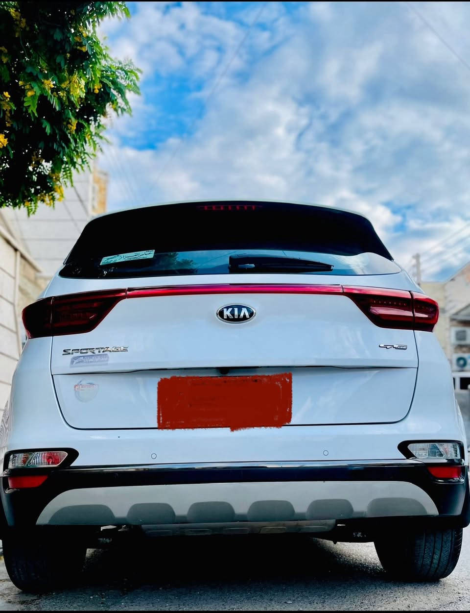 السلام عليكم
كيا سبورتج خليجي جيتي لاين موديل ٢٠١٩ شكل ٢٠٢٠ الشركة الدولية 
ماشية ٧٥ حقيقي.فول مواصفات ١/١ معروفة .محرك ٢٠٠٠ دوش .رقم بغداد الدولي الجديد تحويل ثاني يوم
مكفولة عام من الصبغ والتبديل بارد بسيط جدا
بانوراما.بصمة دخول وتشغيل.سايد بريك بصمة.مانع منحدرات.شاشة كبيرة.اريل نفكيشن.شاحن واير ليس .شفتات سرعة.اوتو هولد.جنطة كهرباء.كشنات جلد بلادي و كهرباء.داخل لونين حمصي واسود.حساس امامي وخلفي.خمسه ويل كب .قطعتين تبريد بيانو.
كامرة خلفيه.تحكم ستيرن.شاشه قرائه الاعطال.3 انضمة قيادة  
سيارة نظيفة وجاهزة باذن الله من كل شي
السعر ٢١٠ وبيه مجال 
مكاني بالسيدية بغداد
***********
