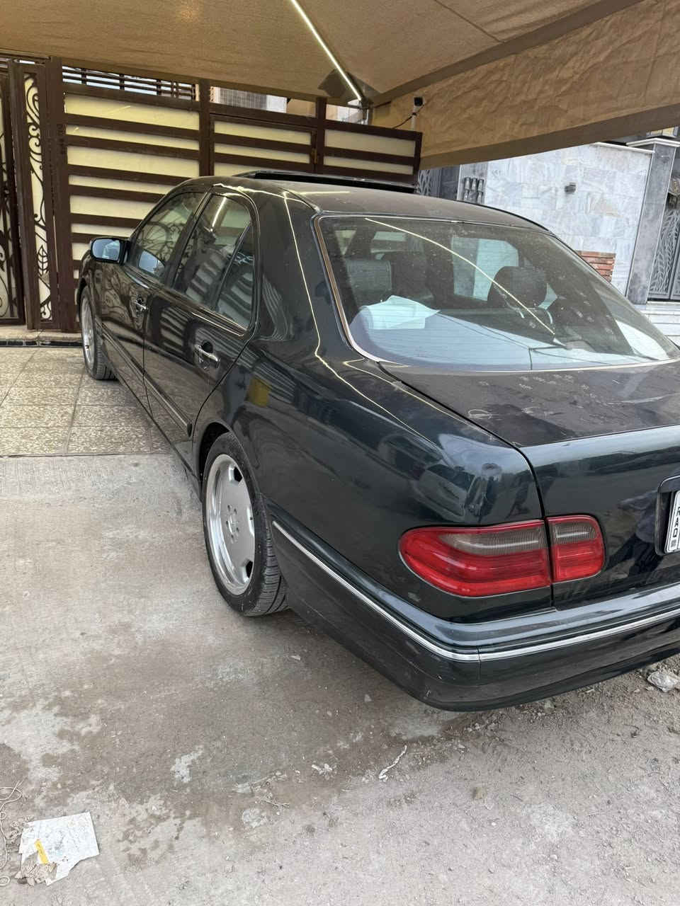 مارسدس ام عيون
320 خراطيم 
سياره معمره تعمير درجه اولى
غرفه جديده بكل التفاصيل 
حداديه محرك كير كله جديد 
سعره 100 ورقه
مكانه الوزيره  
***********
