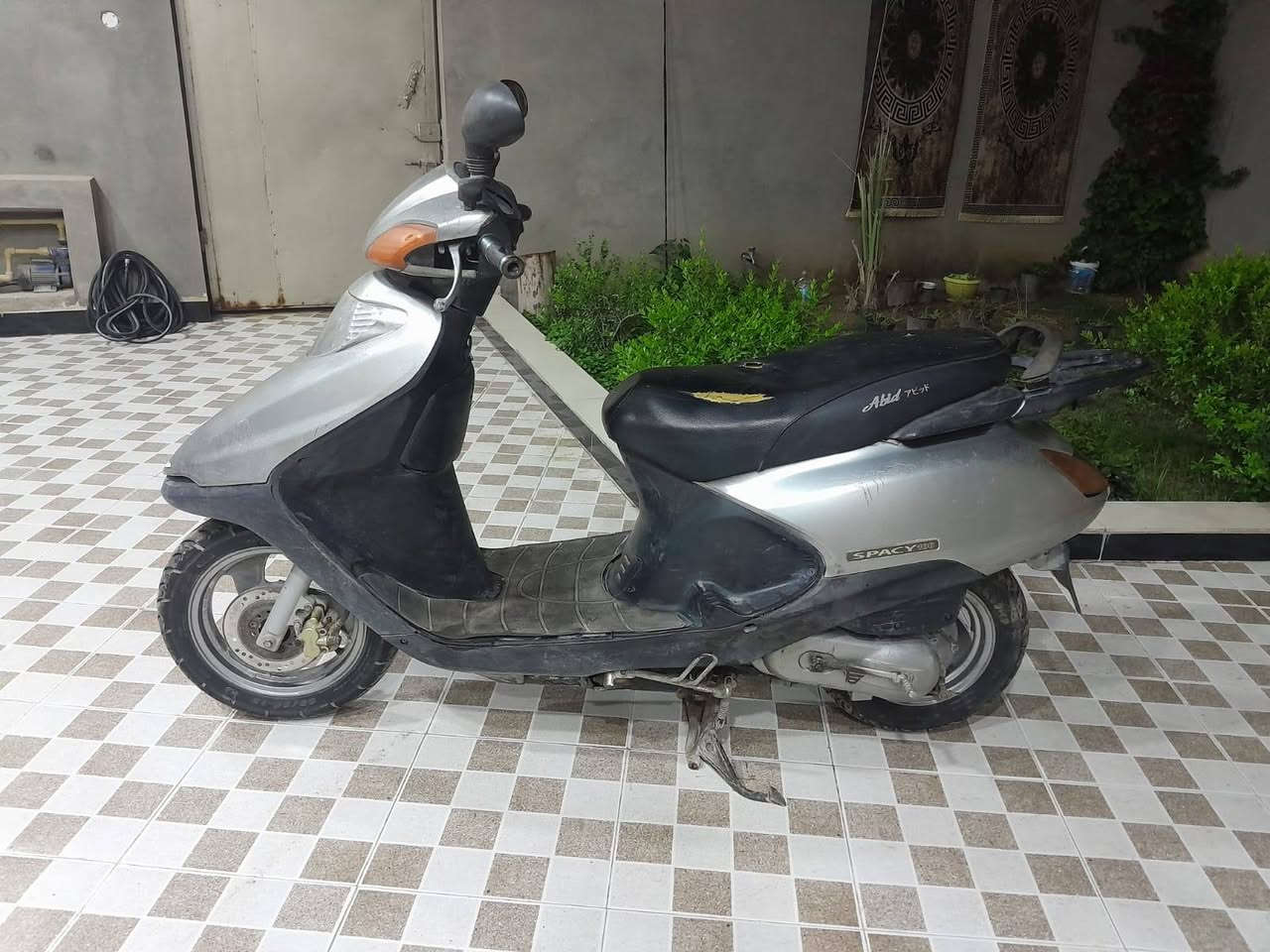 سبيسي ياباني مكينه خرسه كهربايات كله شغال سلف هندر السعر 375 وبيه مجال قليل موبايل *********** عنوان كوت انوار
