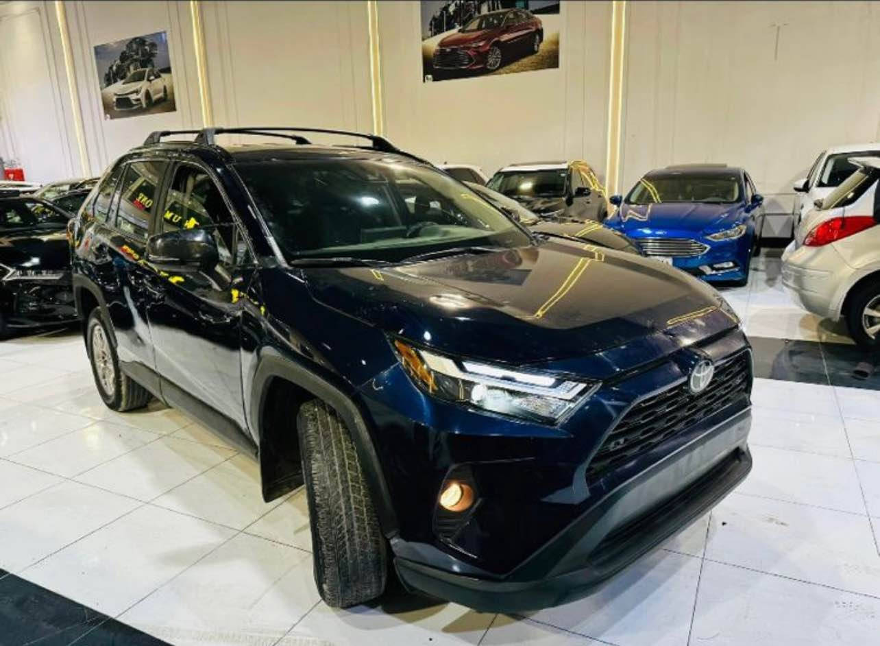 تۆیۆتا رافۆر ٢٠٢٣ 
سیارەکە شانسی نیتی پیشی جوانە 
سیارەکە ٥ ٦ پارجەیە بە حیزام دەفرۆشم 
سەقفی سبوخ نیە 
گیر مەکینە فەحس و هەزە بەشەرت سیارەکە رەقەم کاتیە 
١٢٧ قوفل 🔒
سیارەکە لە مەحرەز نەمبەر وانە هەولیر ❤️
*********** أربيل, العراق
