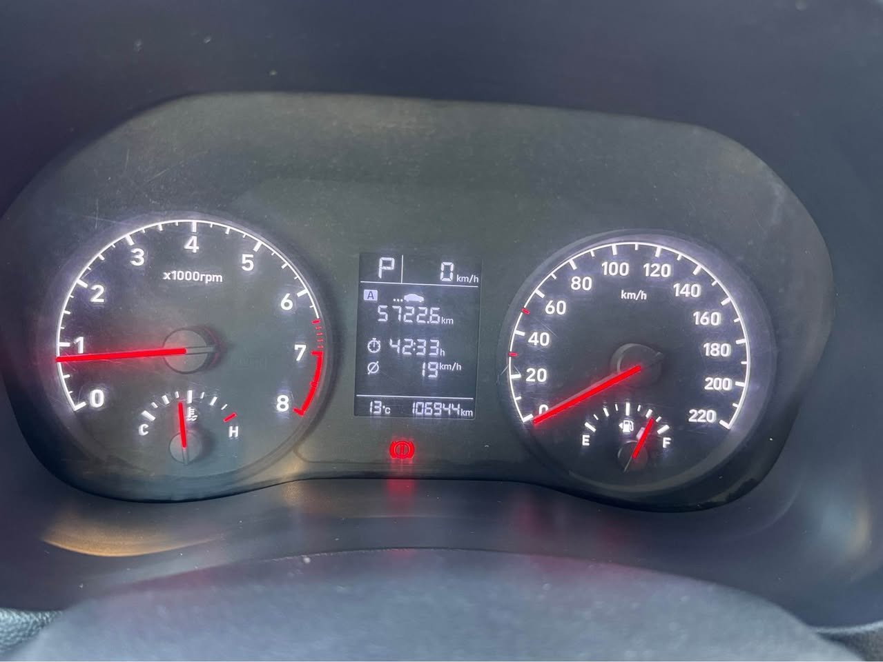 سلام عليكم اكسنت خليجي للبيع 
موديل 2020
ماشي 100الف
كلين من صبغ وتعديل بارد وحالوب فقط بيها رصعه بل جاملغ 
مواصفات سقف سلايت مرايا شفط خمسه ويل كروم 
شاشة جبير 
تحكم استيران 
داخل اصفر 
محرك 16مرغوب 
كير ومحرك بشرط 
بطاقه بانزين موجود 
سعر 135بي مجال شراي يخابر 
هاتف ☎️ ***********
عنوان كركوك كركوك, العراق
