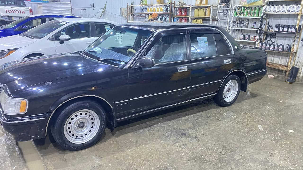 أرنب كروان سياره نضيفه وحلوه كلش كير ومكينه كارتون 
السعر 73
***********
