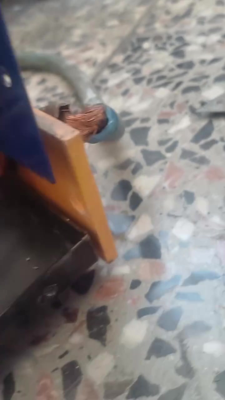 ريشان ملف نحاس سعرها ١٠٠ بدون كيبلات مكاني جسر ديالى القديم


**إذا كنت صاحب هذا الإعلان وتريد حذفه لأي سبب، رجاءا أرسل رسالة إلى الدعم الفني**